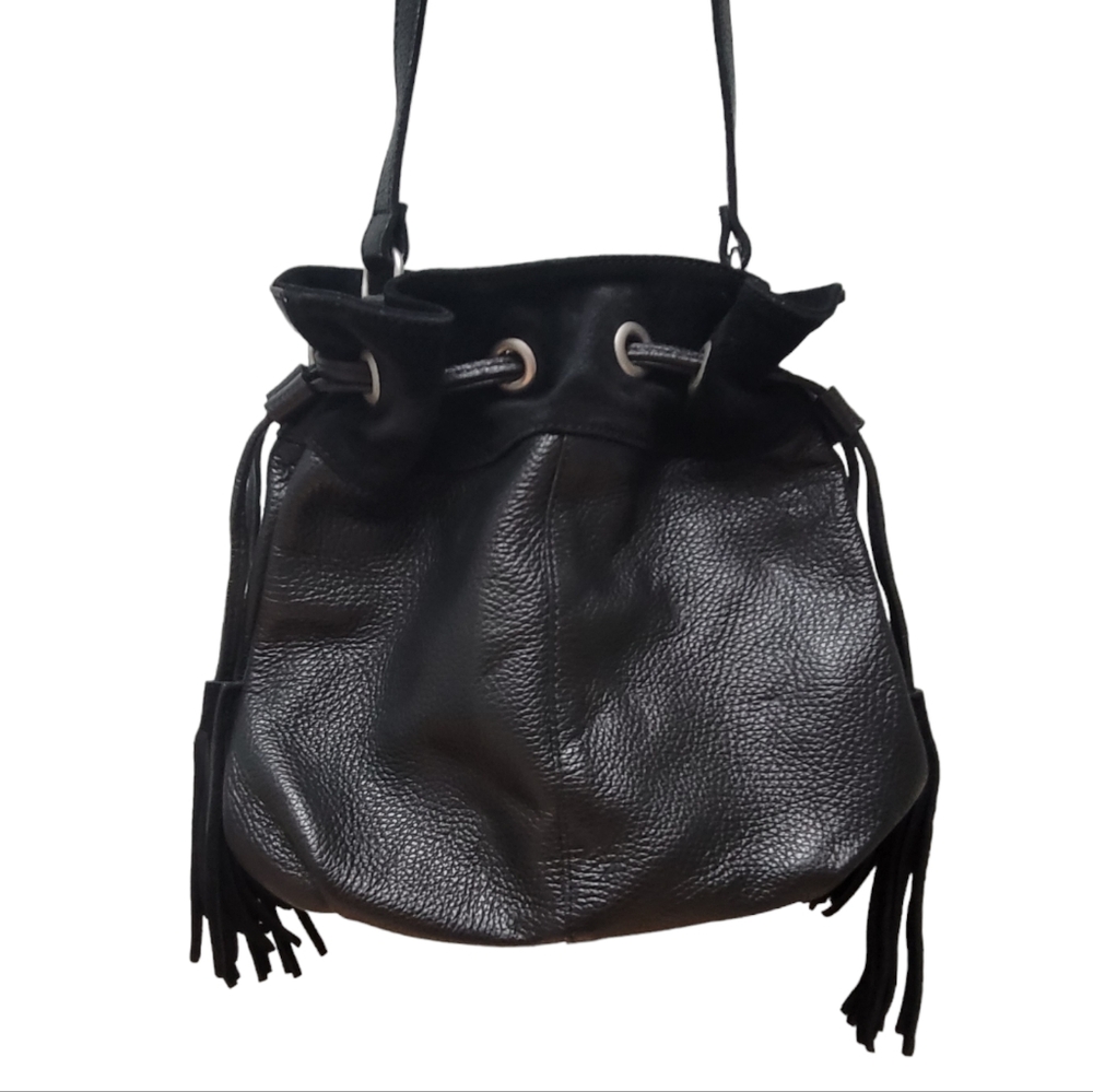 AMERICAN EAGLE OUTFITTERS | Black Pebbled Leather Crossbody Bag with Tassels